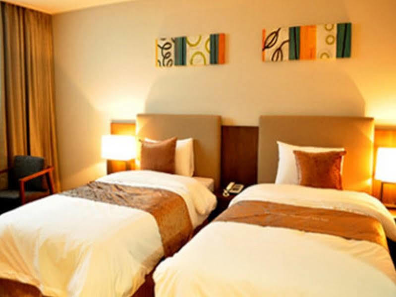Hyunjin Tourist Hotel Donghae Exterior foto